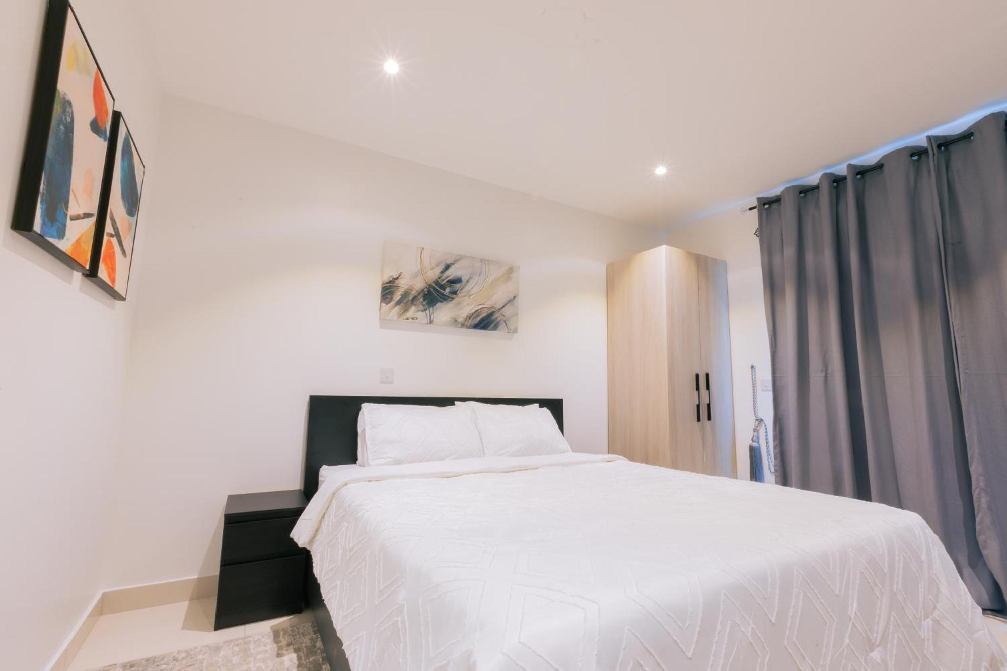 7 Minutes From The Airport - Chic Studio Accra Exteriör bild