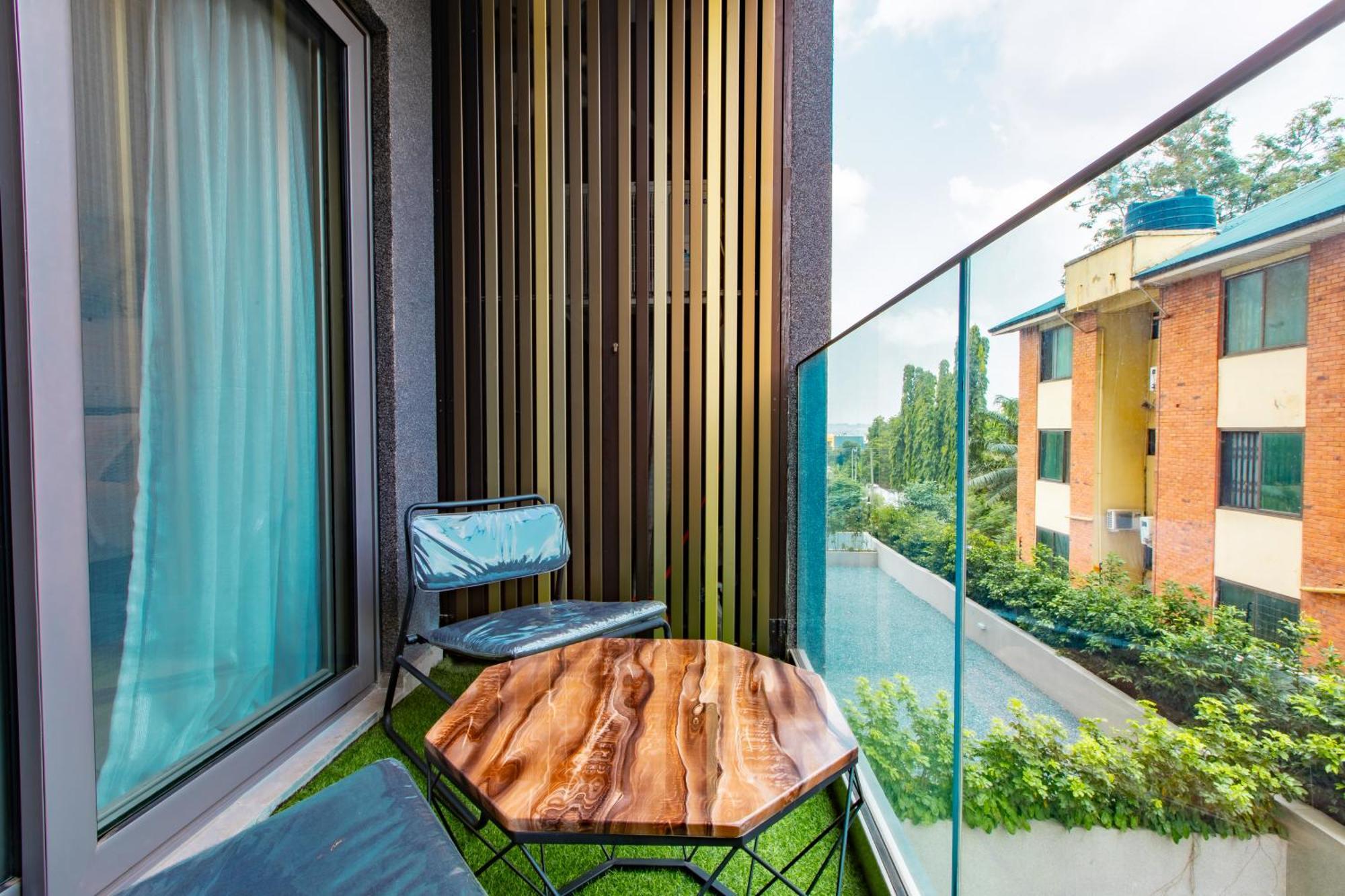 7 Minutes From The Airport - Chic Studio Accra Exteriör bild